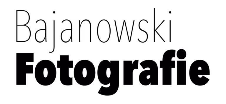 Hochzeitsfotografen auf Haus Runde 1 Textlogo lautet Bajanowski Fotografie in zwei Schriftstärken, ideal für Firmenevents in Münster.